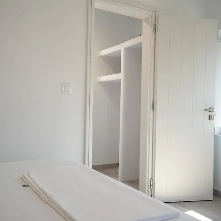 Traditional White House For Groups Hotel *