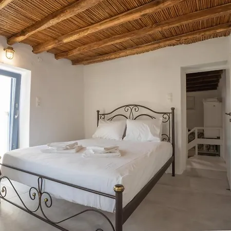 Hotel Traditional White House For Groups