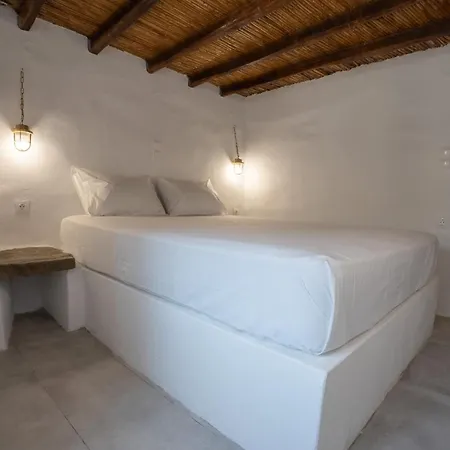 Hotel Traditional White House For Groups